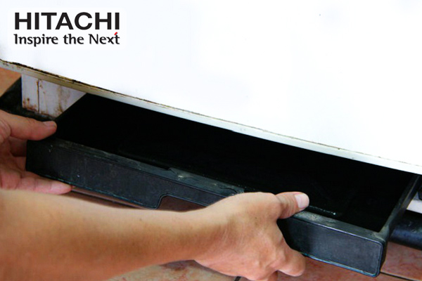 khắc phục tình trạng tủ lạnh Hitachi bị chảy nước