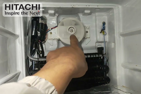dấu hiệu nhận biết quạt gió tủ lạnh Hitachi bị hỏng